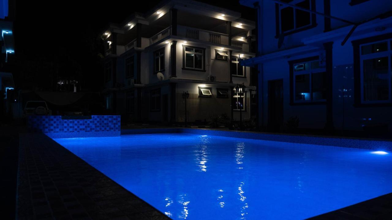 Luxury Beach Villa Inn Дар-эс-Саламе Экстерьер фото