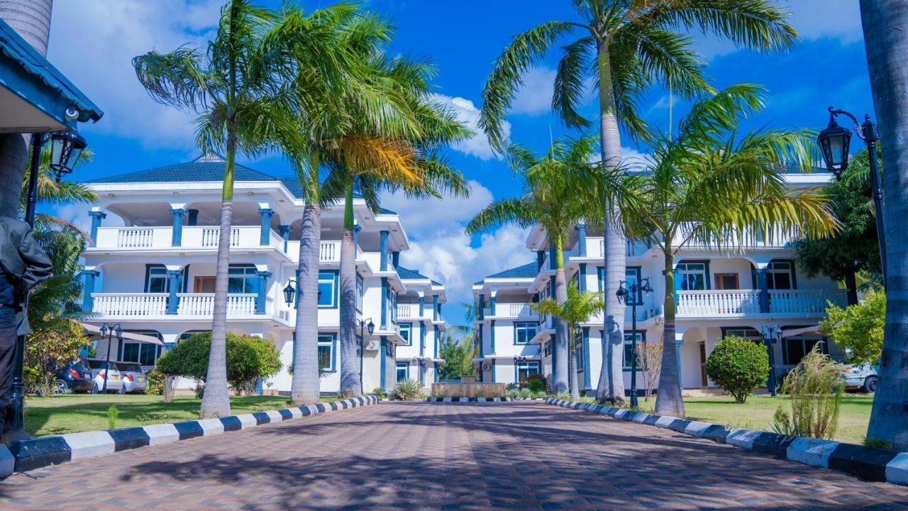 Luxury Beach Villa Inn Дар-эс-Саламе Экстерьер фото