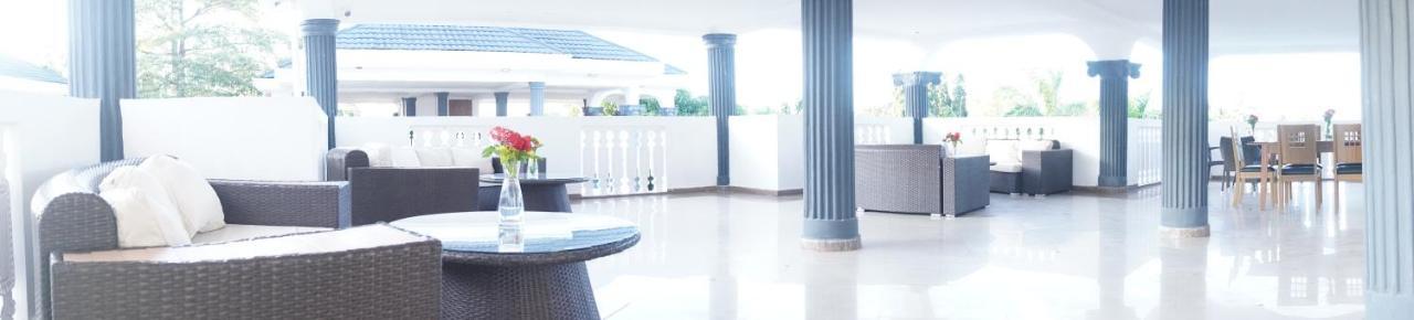 Luxury Beach Villa Inn Дар-эс-Саламе Экстерьер фото